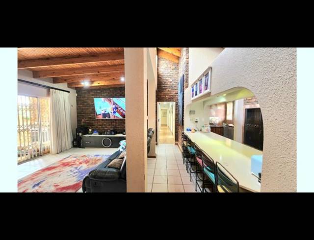 4 BEDROOM HOUSE FOR SALE IN EDLEEN